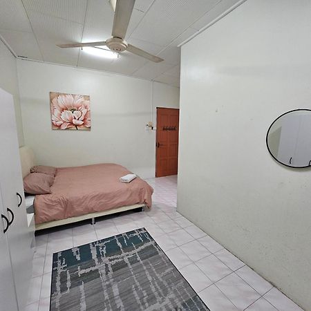 Ruhani Homestay 3 Kb - 4 Bedroom Fully Airconditioned With Wifi & Netflix Kota Bharu Ngoại thất bức ảnh