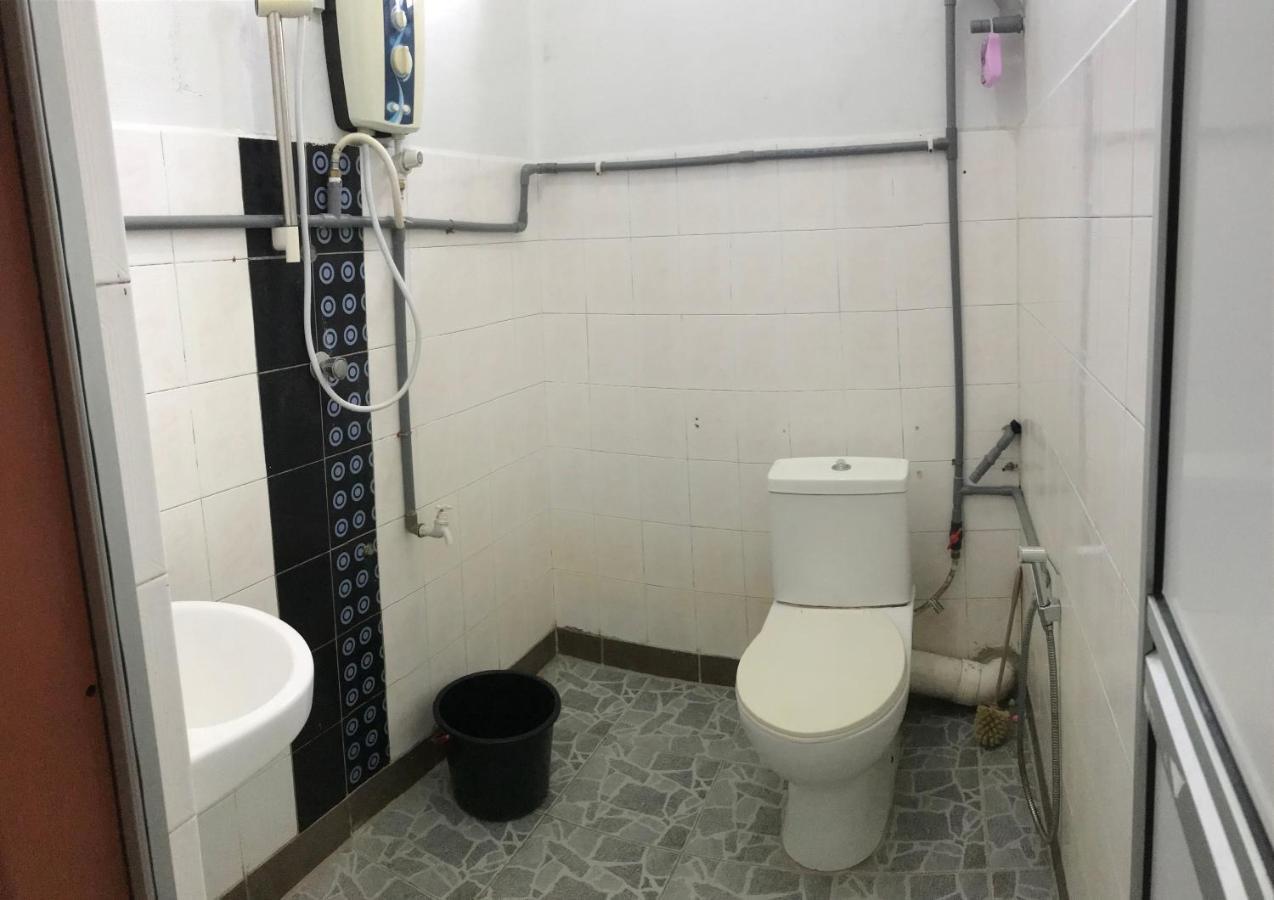 Ruhani Homestay 3 Kb - 4 Bedroom Fully Airconditioned With Wifi & Netflix Kota Bharu Ngoại thất bức ảnh