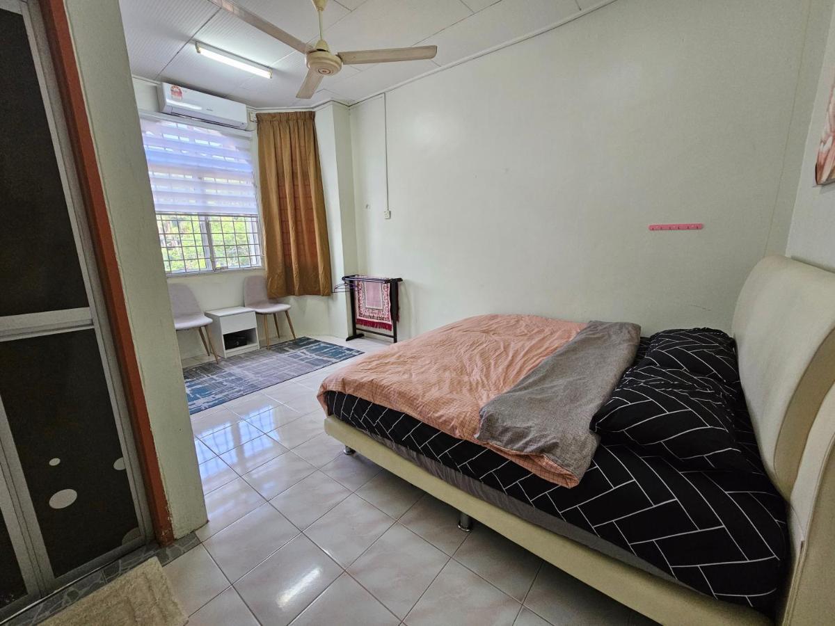 Ruhani Homestay 3 Kb - 4 Bedroom Fully Airconditioned With Wifi & Netflix Kota Bharu Ngoại thất bức ảnh