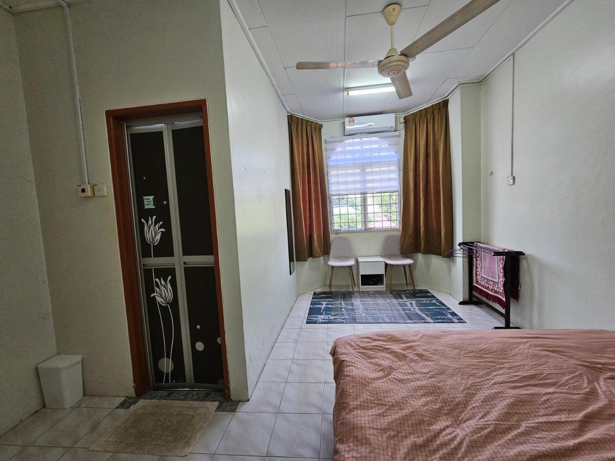 Ruhani Homestay 3 Kb - 4 Bedroom Fully Airconditioned With Wifi & Netflix Kota Bharu Ngoại thất bức ảnh