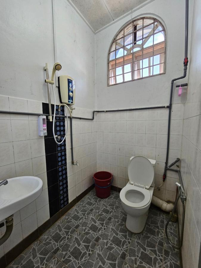 Ruhani Homestay 3 Kb - 4 Bedroom Fully Airconditioned With Wifi & Netflix Kota Bharu Ngoại thất bức ảnh