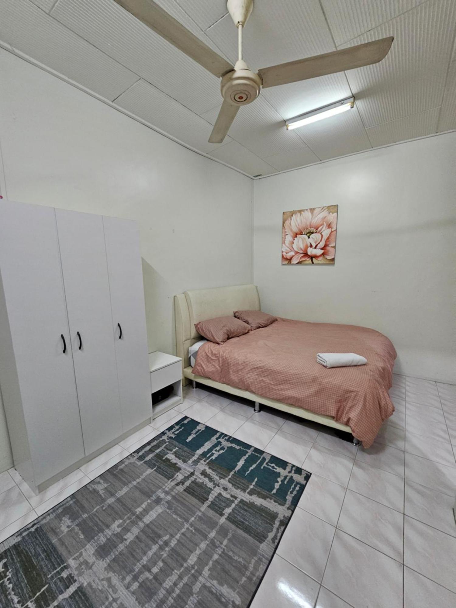 Ruhani Homestay 3 Kb - 4 Bedroom Fully Airconditioned With Wifi & Netflix Kota Bharu Ngoại thất bức ảnh