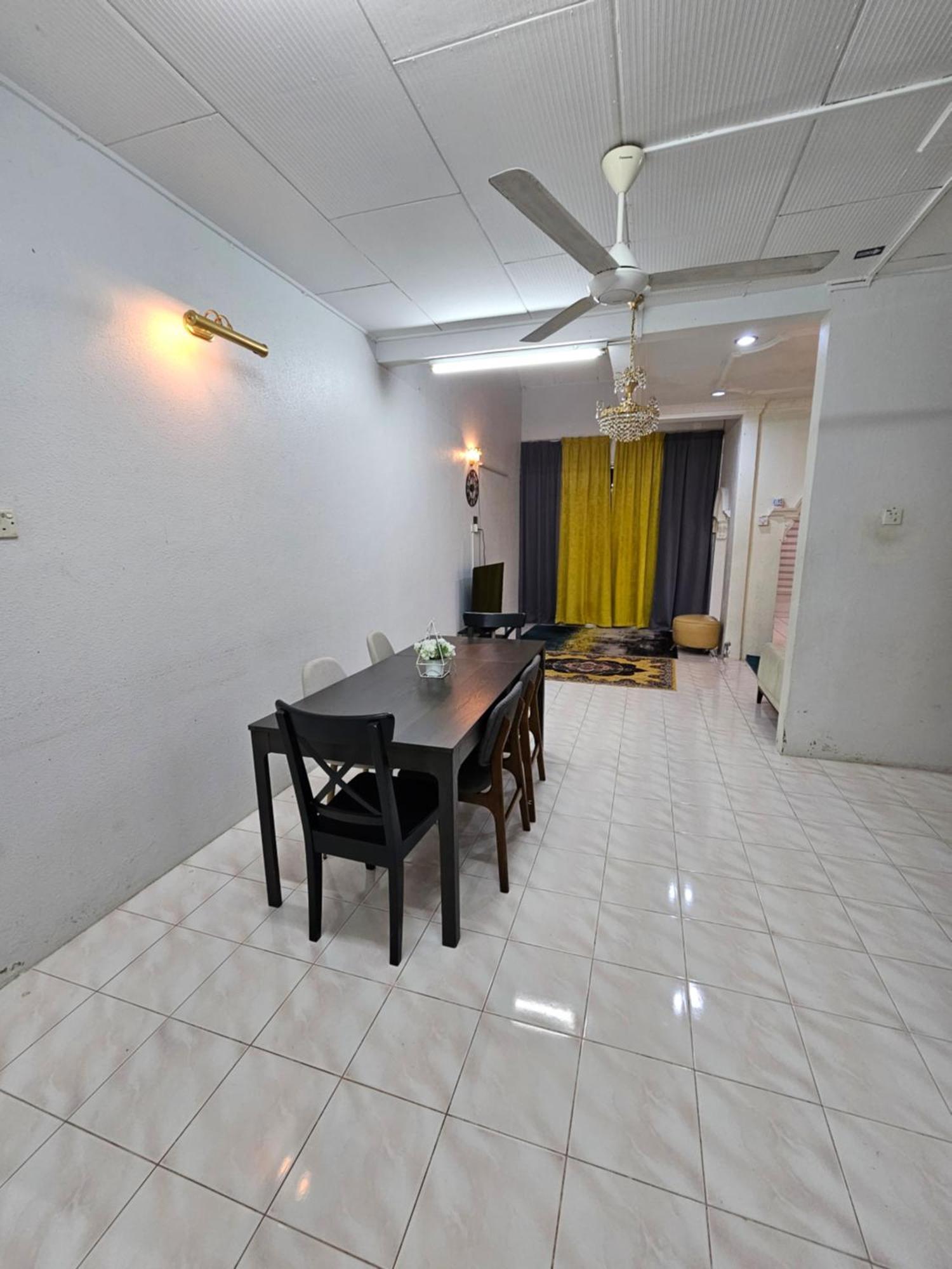 Ruhani Homestay 3 Kb - 4 Bedroom Fully Airconditioned With Wifi & Netflix Kota Bharu Ngoại thất bức ảnh